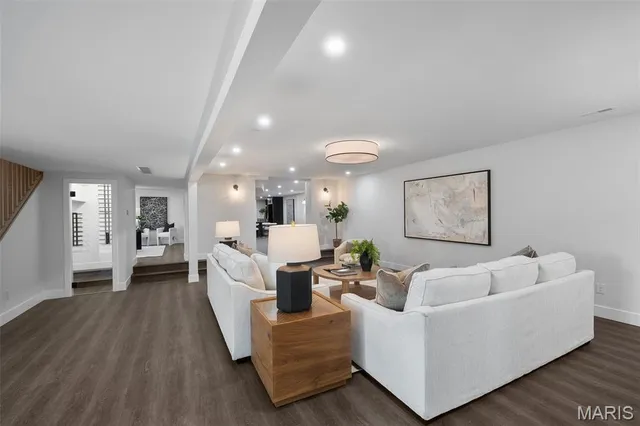 $2,775,000 | 1534 Woodgate Drive, Frontenac, MO 63131