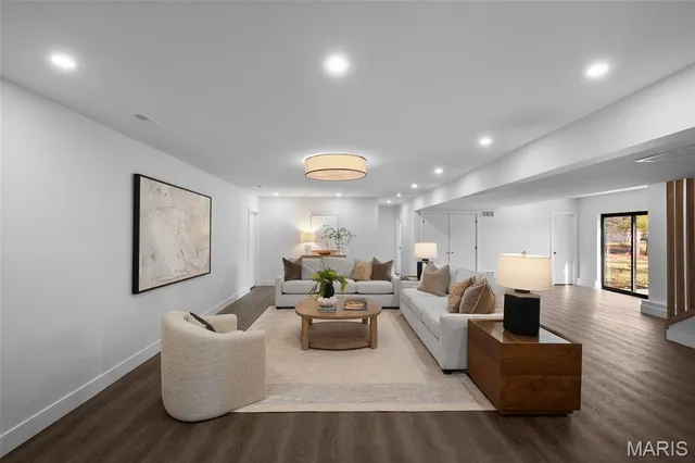 $2,775,000 | 1534 Woodgate Drive, Frontenac, MO 63131