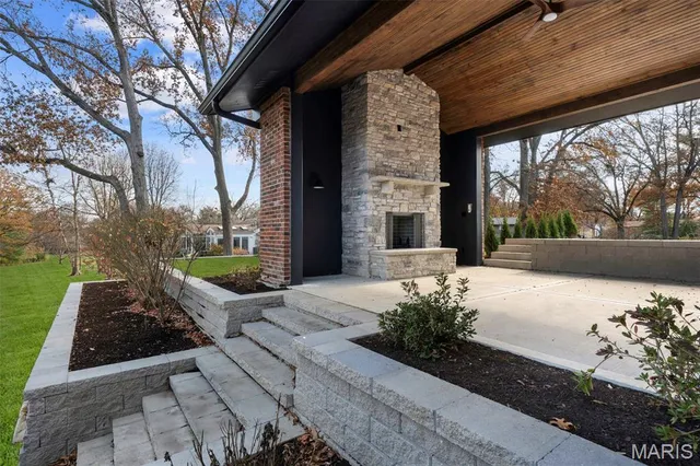 $2,775,000 | 1534 Woodgate Drive, Frontenac, MO 63131