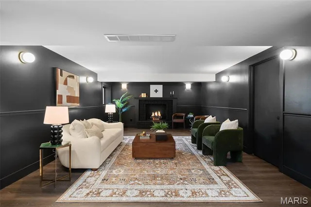 $2,775,000 | 1534 Woodgate Drive, Frontenac, MO 63131