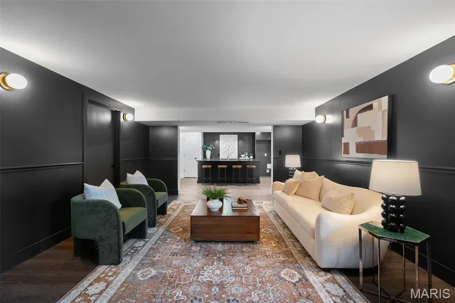 $2,775,000 | 1534 Woodgate Drive, Frontenac, MO 63131