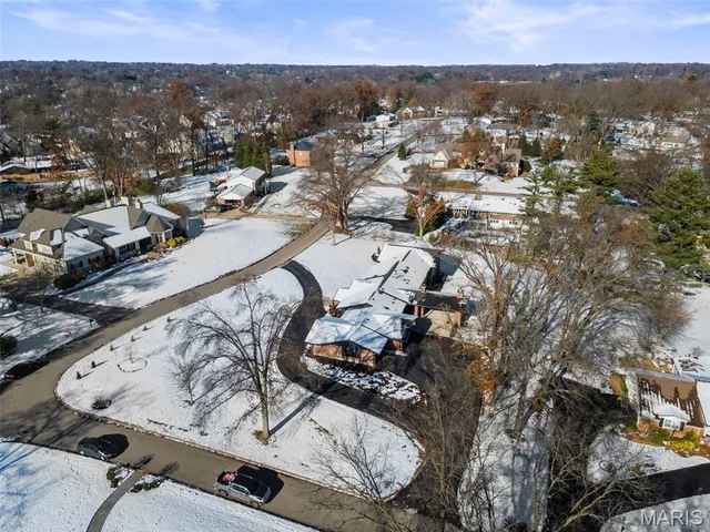 $2,775,000 | 1534 Woodgate Drive, Frontenac, MO 63131