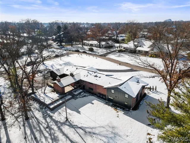 $2,775,000 | 1534 Woodgate Drive, Frontenac, MO 63131