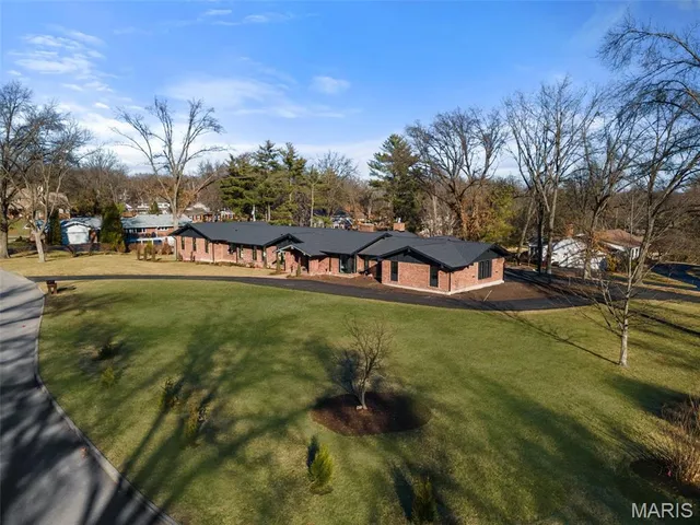 $2,775,000 | 1534 Woodgate Drive, Frontenac, MO 63131