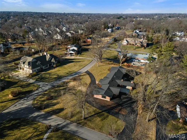 $2,775,000 | 1534 Woodgate Drive, Frontenac, MO 63131