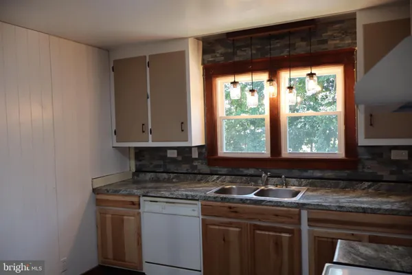 $260,000 | 3383 Petersburg Pike, Franklin, WV 26807
