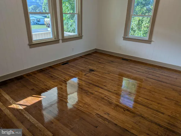 $260,000 | 3383 Petersburg Pike, Franklin, WV 26807