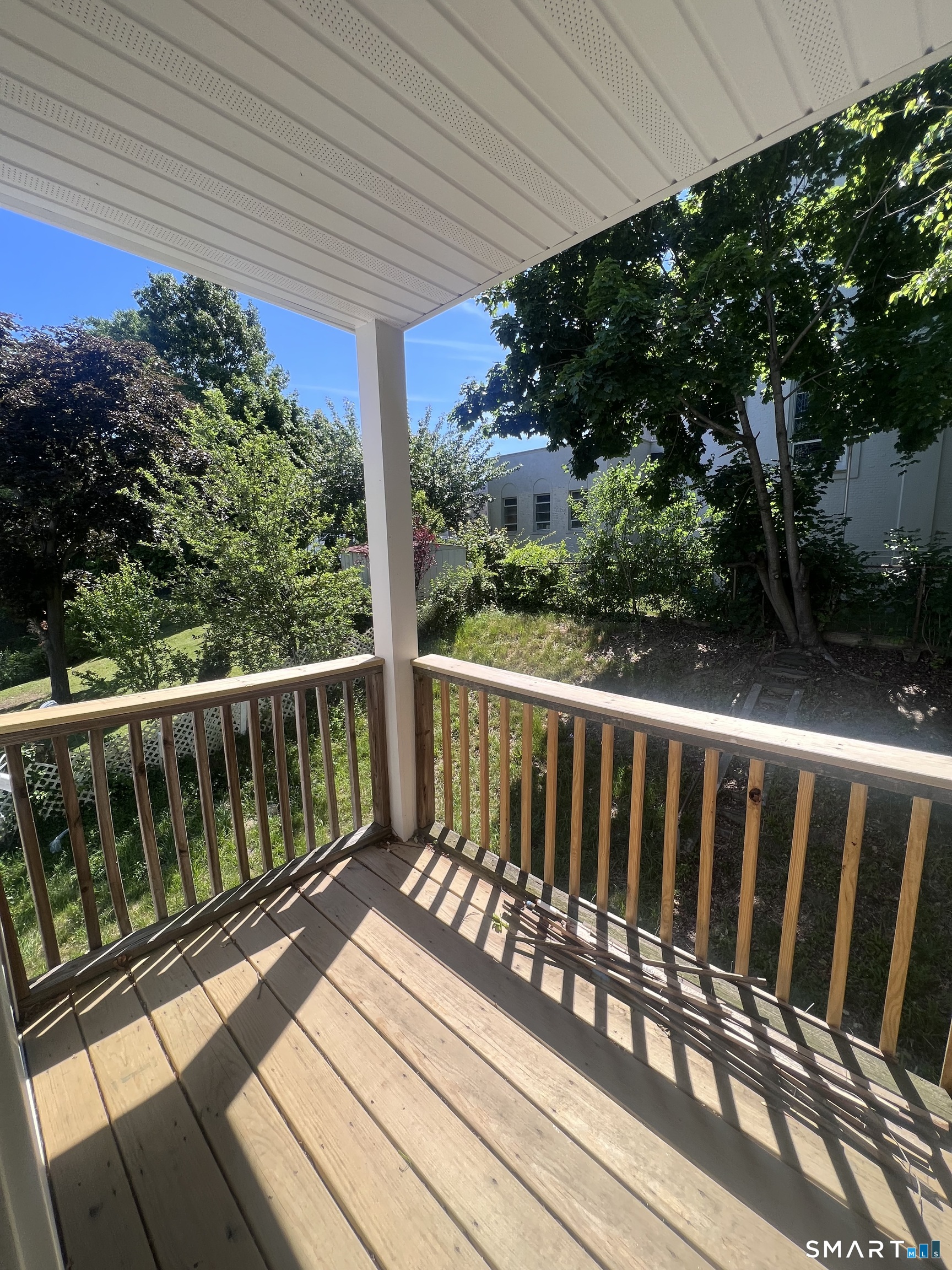 335 Ridgefield Avenue Bridgeport, CT 06610 - Photo 18 of 22 REAR BALCONY