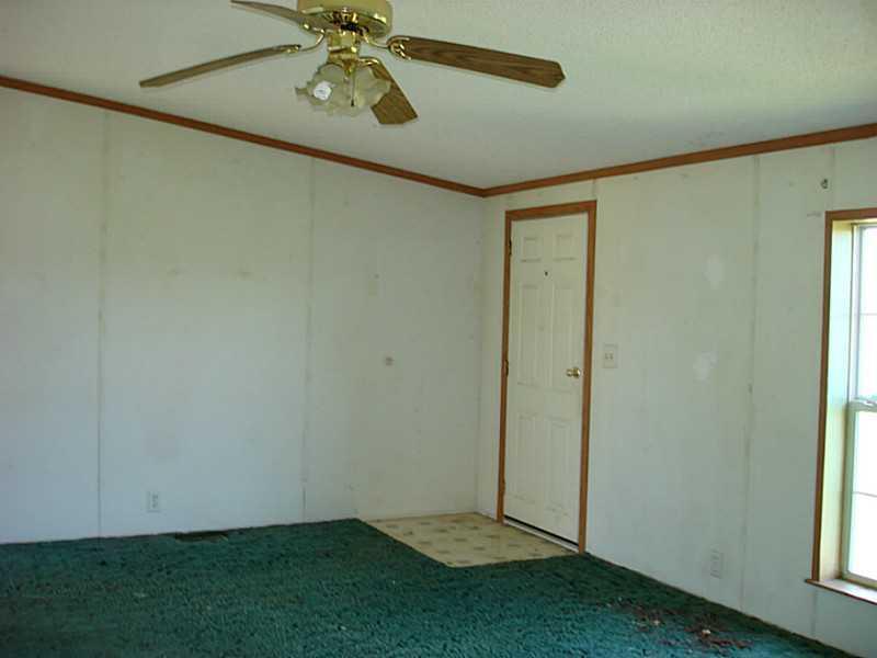 384 Cushing Road Warren, ME 04864 - Photo 14 of 30 Living Room.