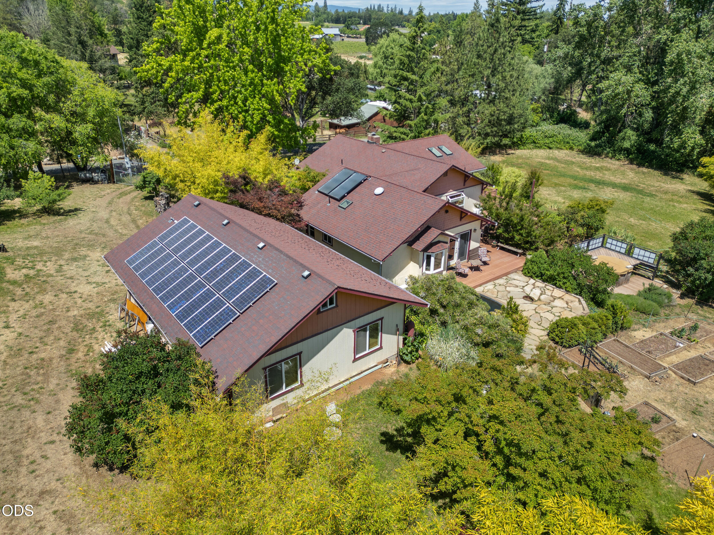 255 Carmen Road Talent, OR 97540 - Photo 39 of 56