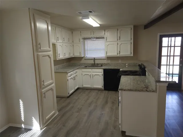 $2,100 | 2601 Partridge Avenue, Arlington, TX 76017