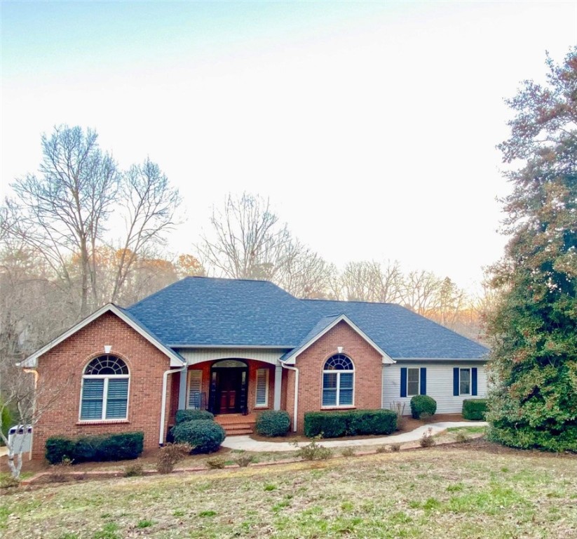 321 Waldrop Stone Road Central, SC 29630 - Photo 3 of 50