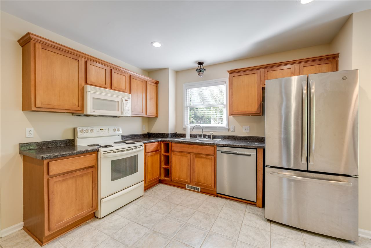 5009 Simmons Branch Trail Raleigh, NC 27606 - Photo 11 of 23 Kitchen