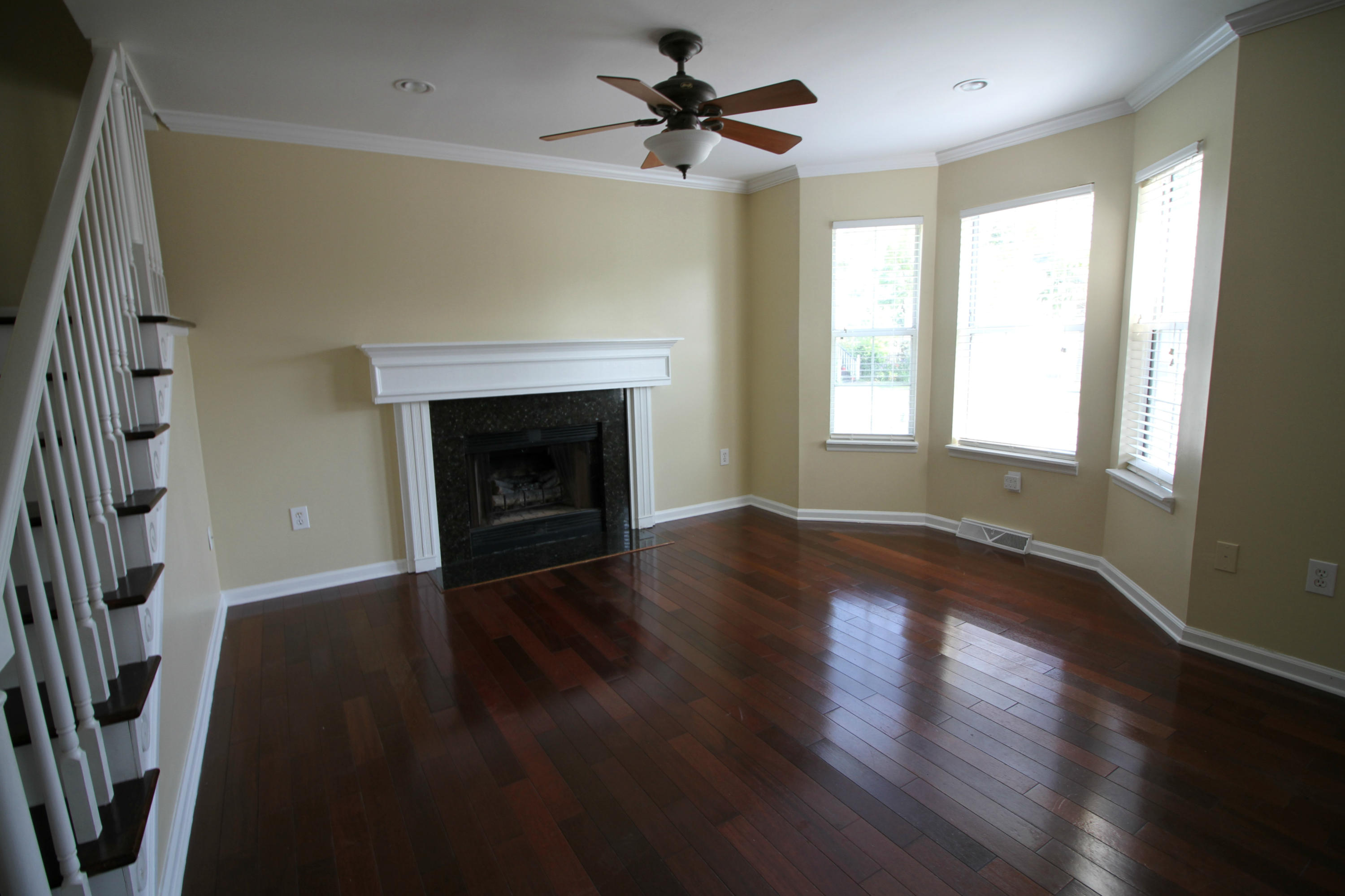 1319 Kingfisher Circle Hanahan, SC 29410 - Photo 2 of 13 1319 Kingfisher