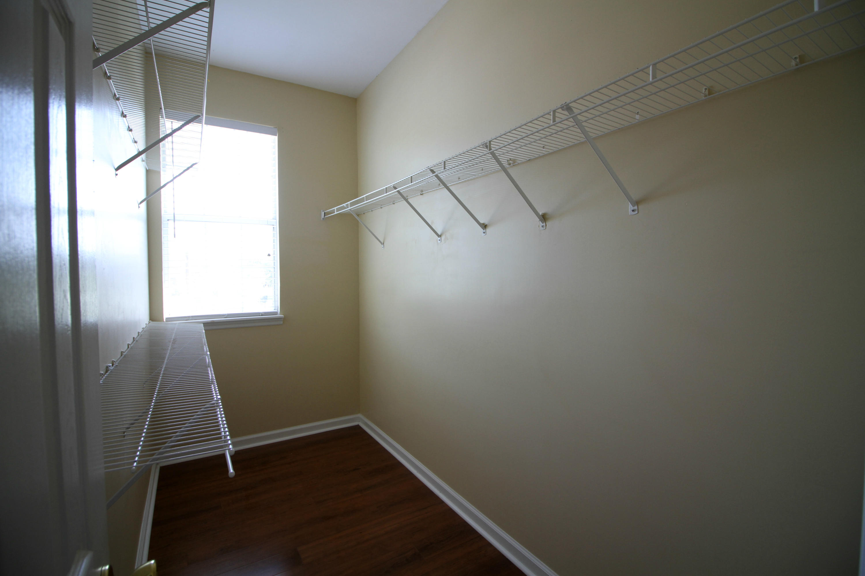 1319 Kingfisher Circle Hanahan, SC 29410 - Photo 8 of 13 1319 Kingfisher