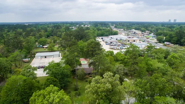 $1,050,000 | 1802 Pinewoods Way, Spring, TX 77386