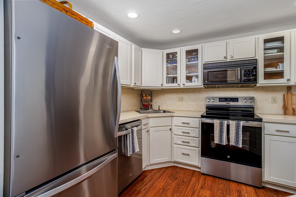 920 Ridgefield Circle, Unit 920B Clinton, MA 01510 - Photo 2 of 33 Gallery Image 2