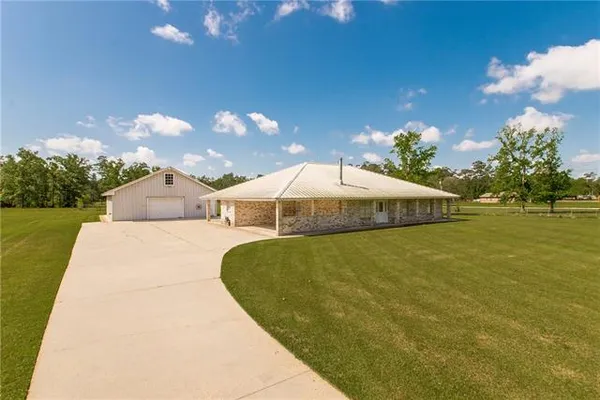 $365,000 | 31230 Carter Cemetery Road, Springfield, LA 70462