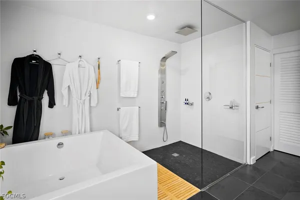 $1,270,000 | 20333 Wildcat Run Drive, Estero, FL 33928