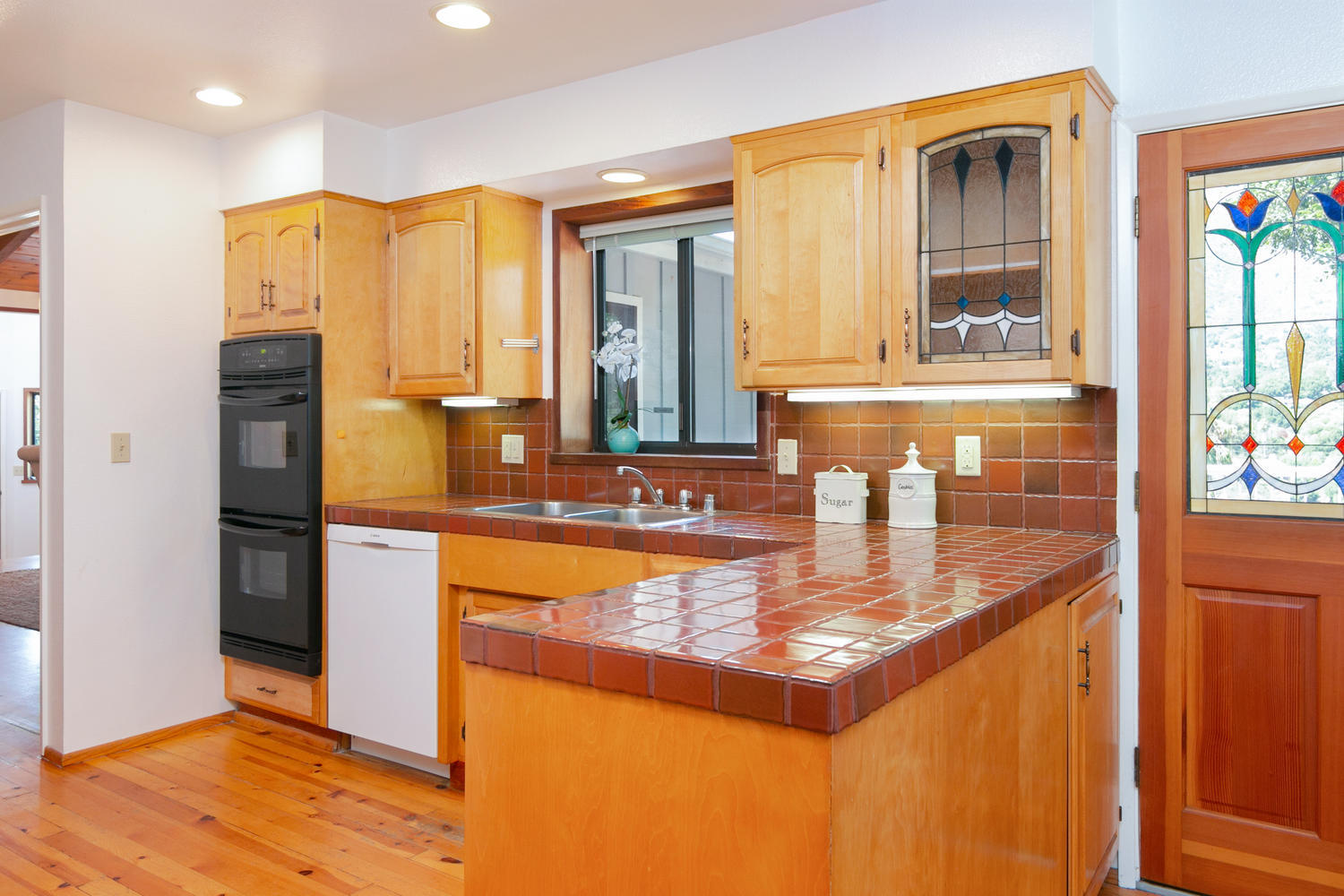 186 Sierra Vista Road Montecito, CA 93108 - Photo 16 of 47 16 - Kitchen