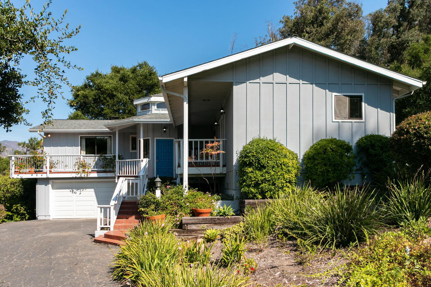 186 Sierra Vista Road Montecito, CA 93108 - Photo 2 of 47 02 - Front Exterior
