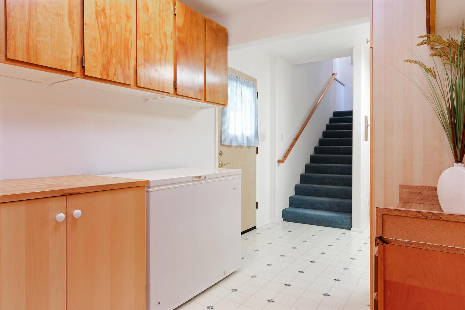 186 Sierra Vista Road Montecito, CA 93108 - Photo 34 of 47 34 - Laundry Room