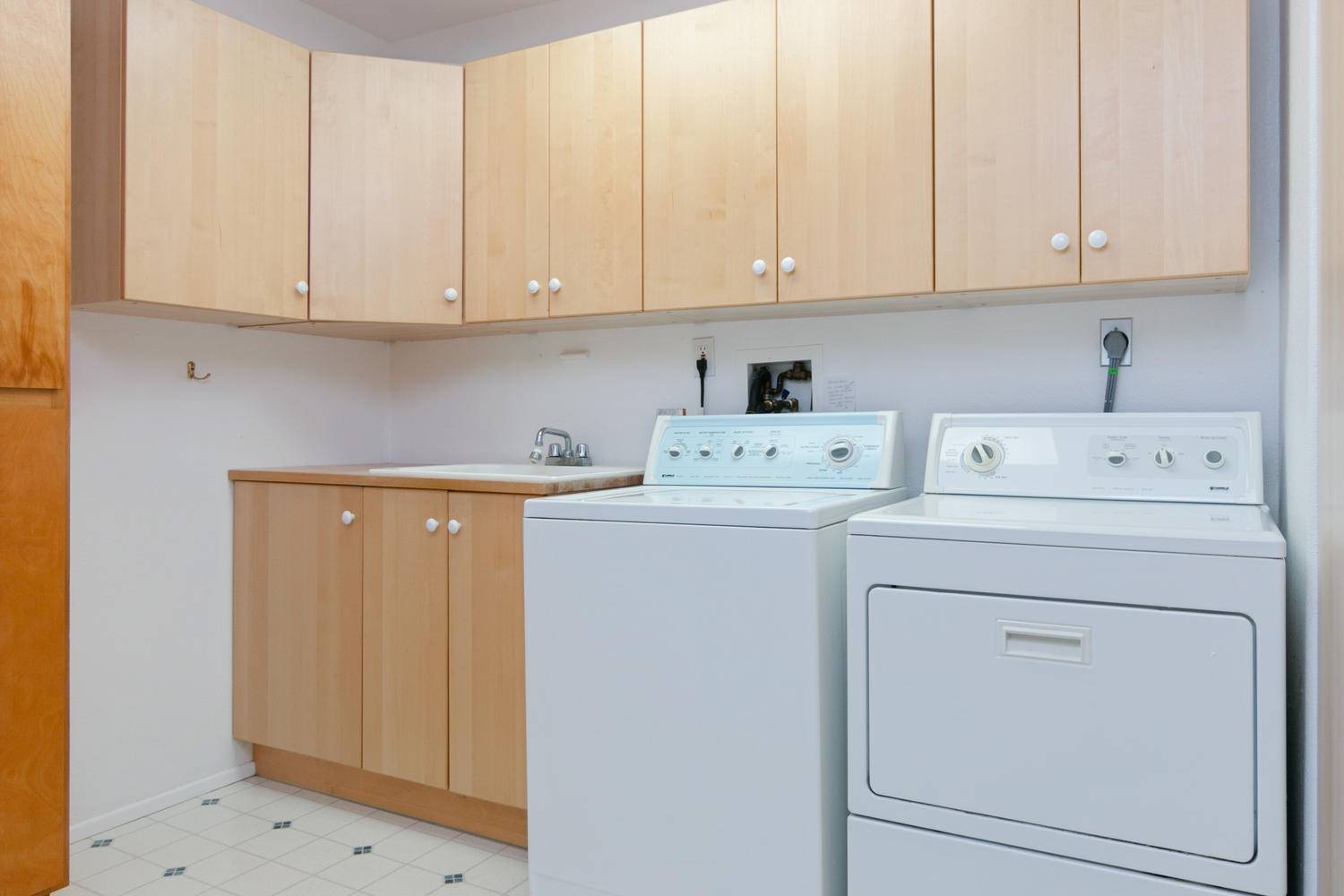 186 Sierra Vista Road Montecito, CA 93108 - Photo 35 of 47 35 - Laundry Room