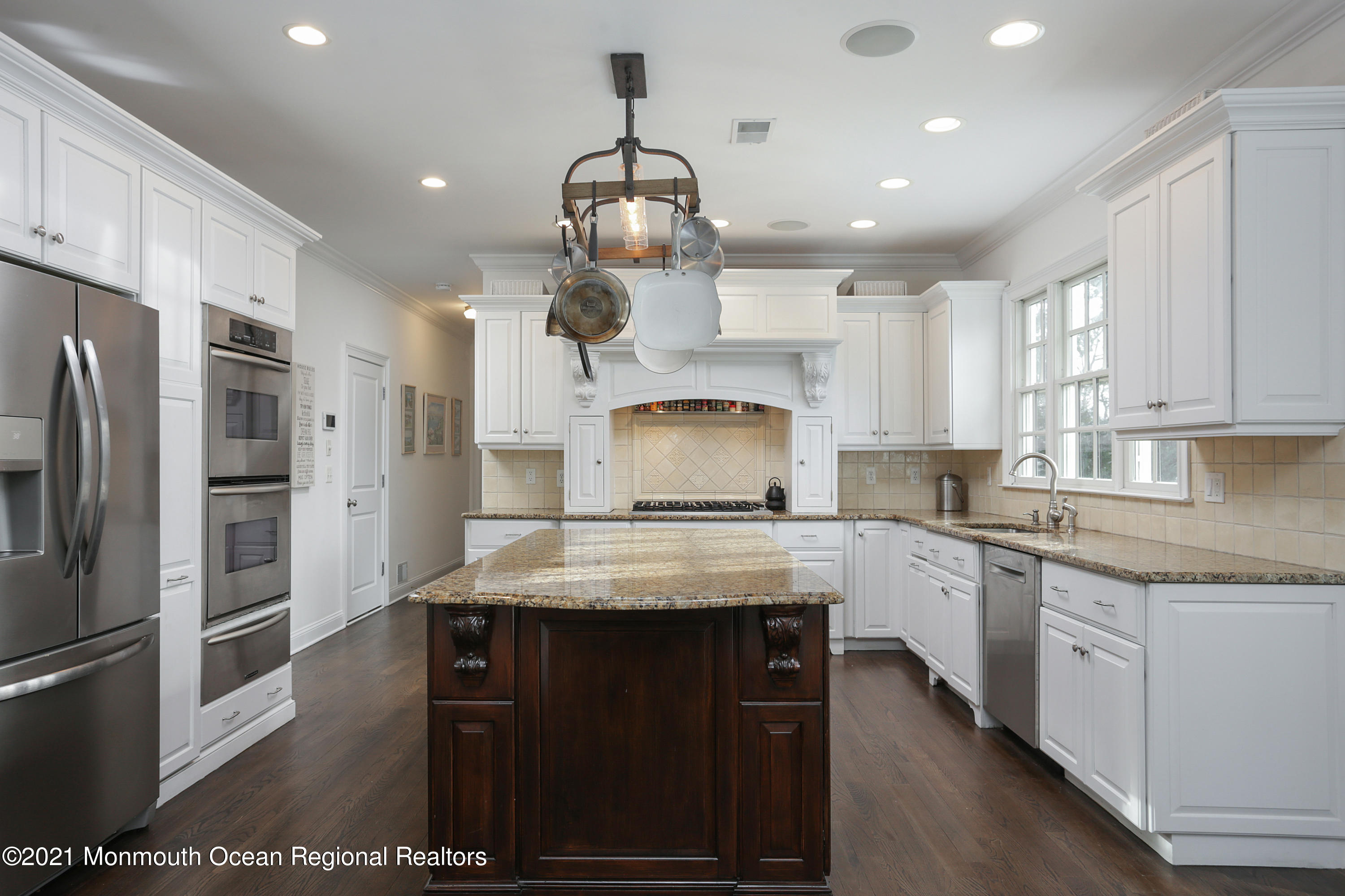 147 Black Point Road Rumson, NJ 07760 - Photo 11 of 34 Spacious Kitchen