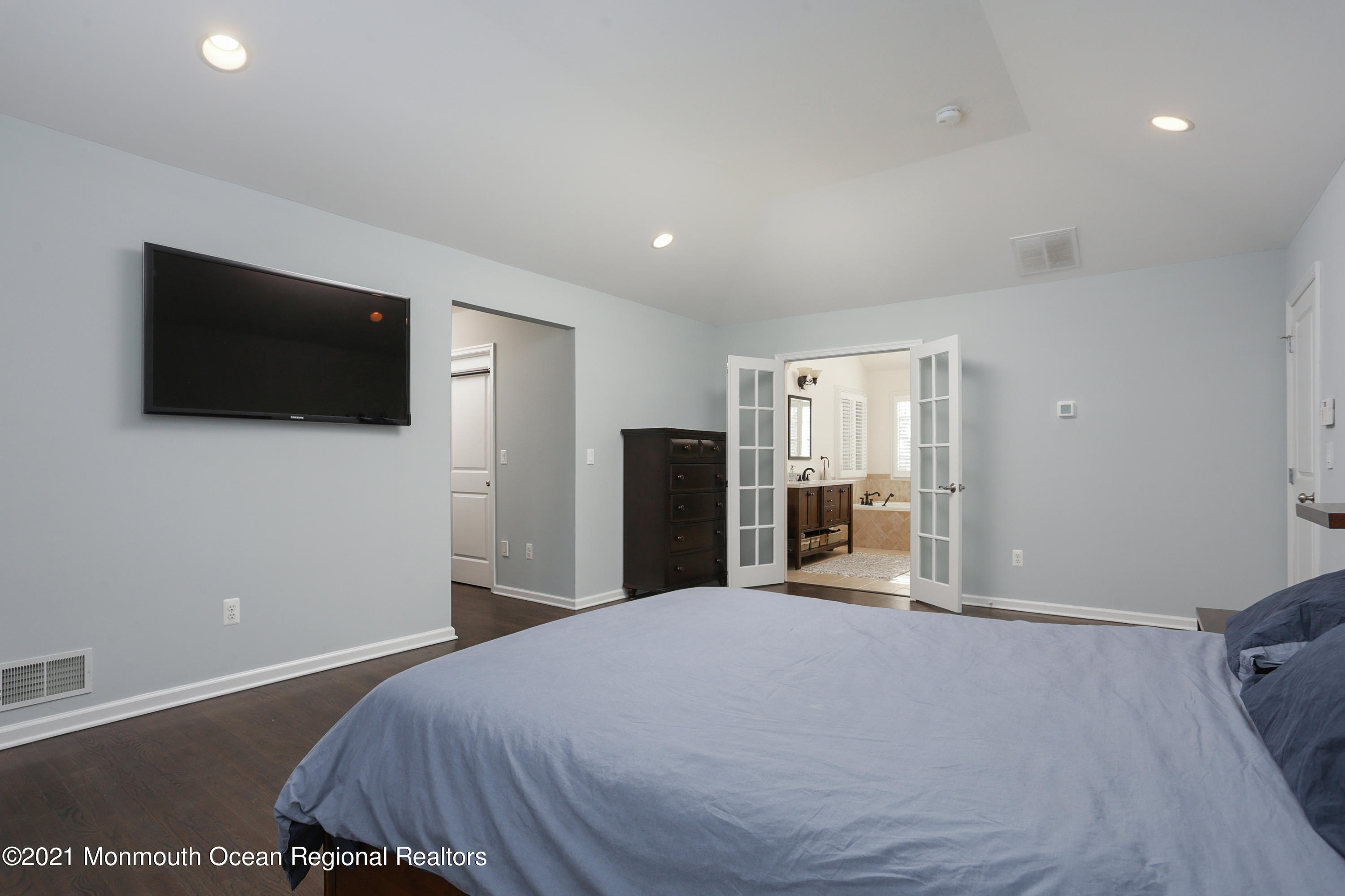 147 Black Point Road Rumson, NJ 07760 - Photo 23 of 34 Master Bedroom