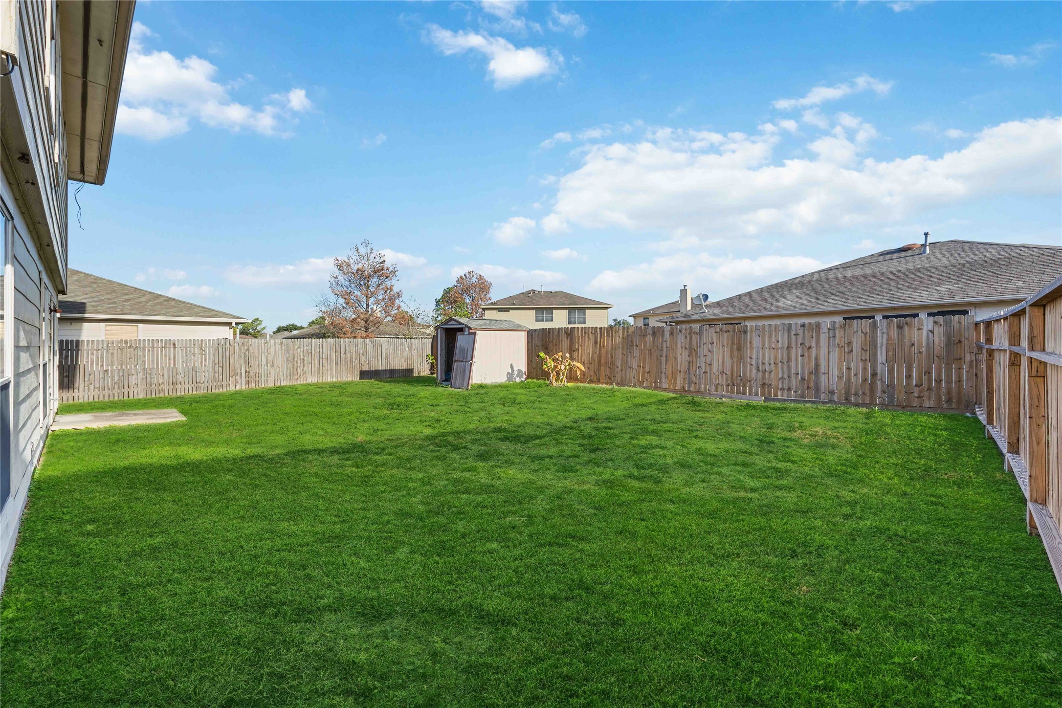4806 Cotton Ridge Trail Houston, TX 77053 - Photo 24 of 25 a view of a house with backyard and garden