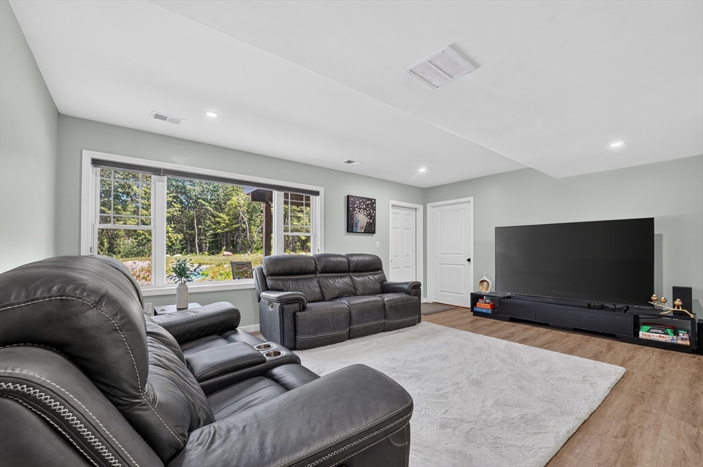 4 Jackson Road, Unit 4 North Chelmsford, MA 01863 - Photo 33 of 38