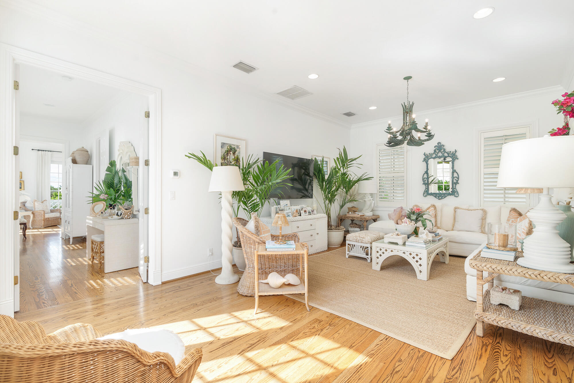 119 Alpine Road West Palm Beach, FL 33405 - Photo 14 of 30 a living room with furniture