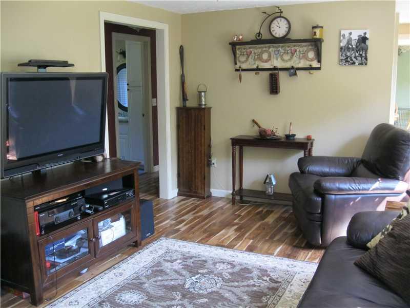 640 Middle Road Waterboro, ME 04087 - Photo 15 of 28 Living Room.