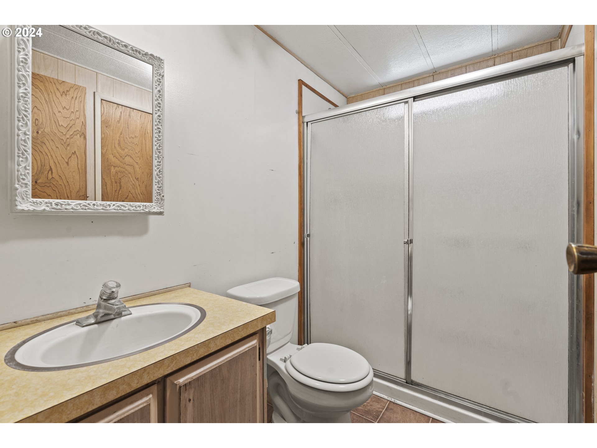 10244 North Applegate Road Grants Pass, OR 97527 - Photo 12 of 24 a bathroom with a sink toilet and shower