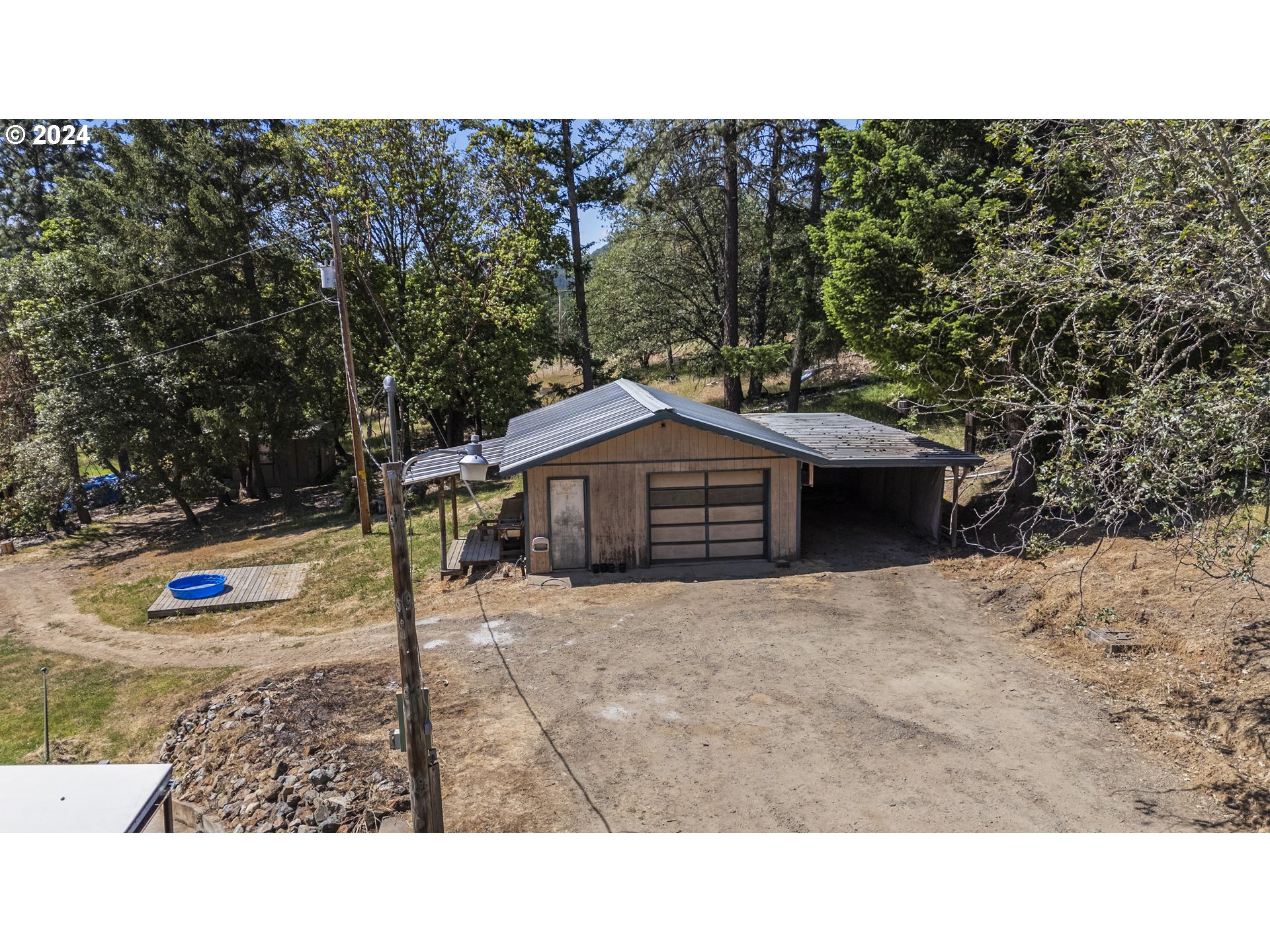 10244 North Applegate Road Grants Pass, OR 97527 - Photo 18 of 24