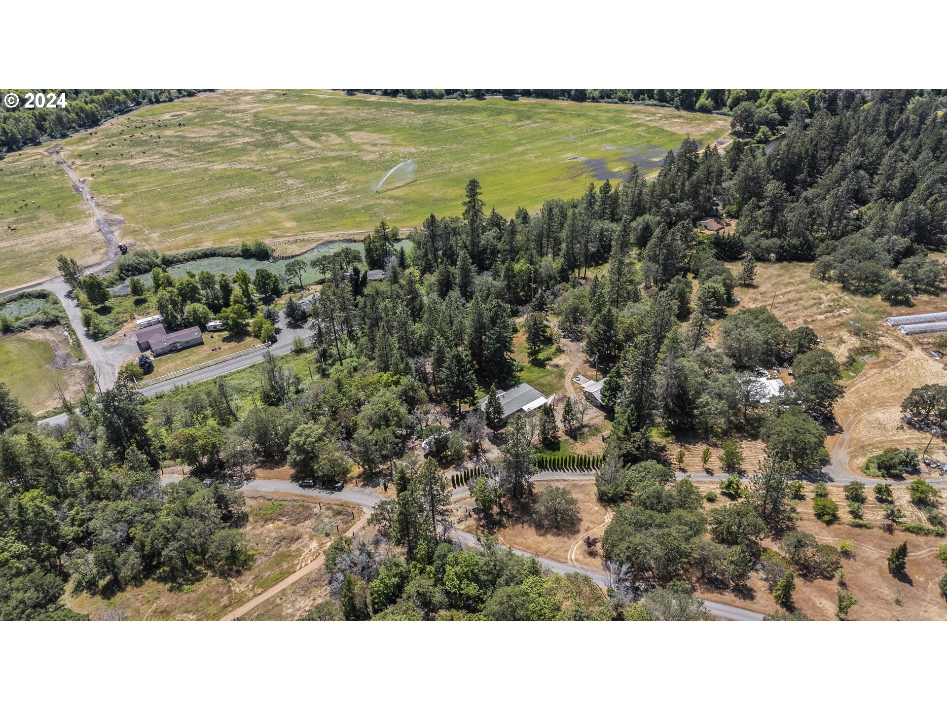 10244 North Applegate Road Grants Pass, OR 97527 - Photo 20 of 24 a view of a city