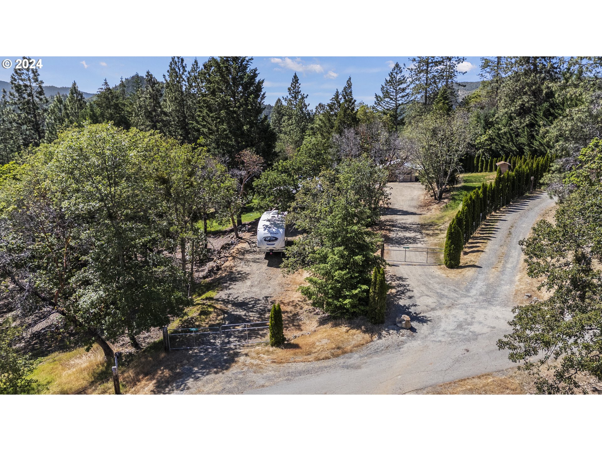 10244 North Applegate Road Grants Pass, OR 97527 - Photo 3 of 24 a outdoor view