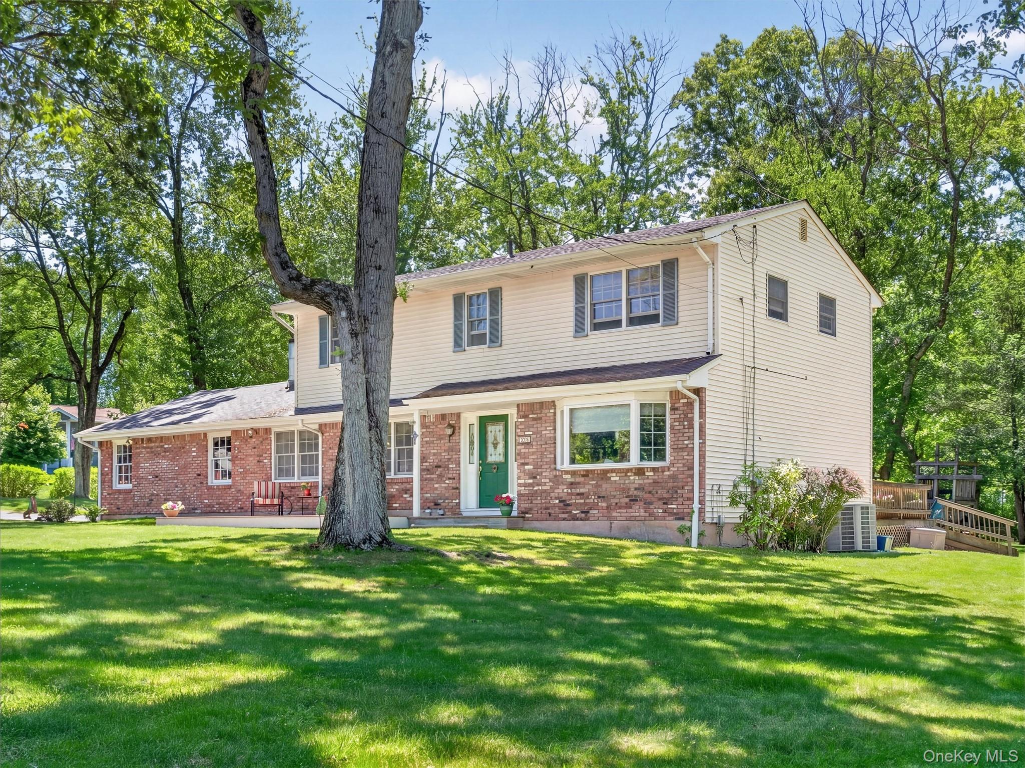 121 Sunset Road Blauvelt, NY 10913 - Photo 4 of 32 Side View of