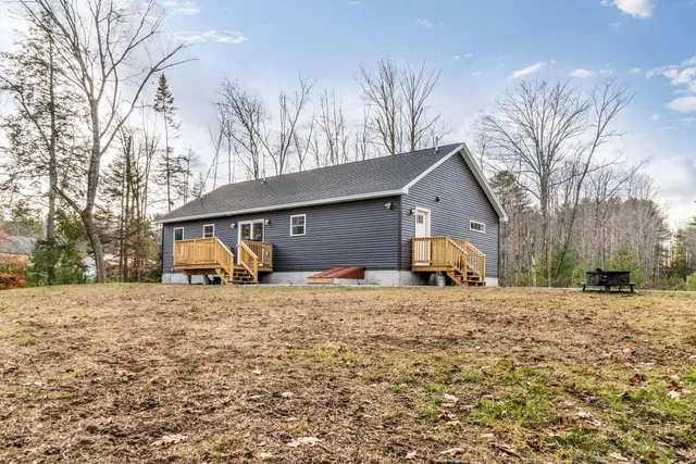 $409,900 | 79 Country Club Road, Norway, ME 04268