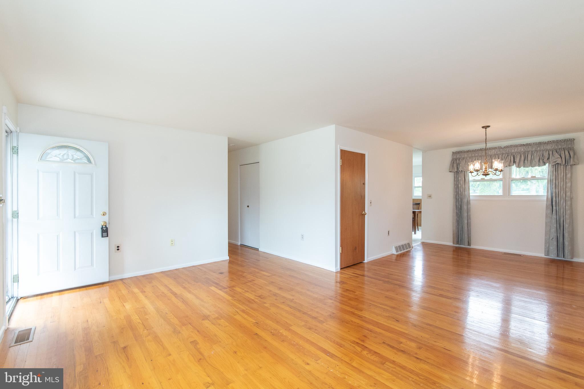1948 Harewood Road Edgewood, MD 21040 - Photo 6 of 46 Living Room
