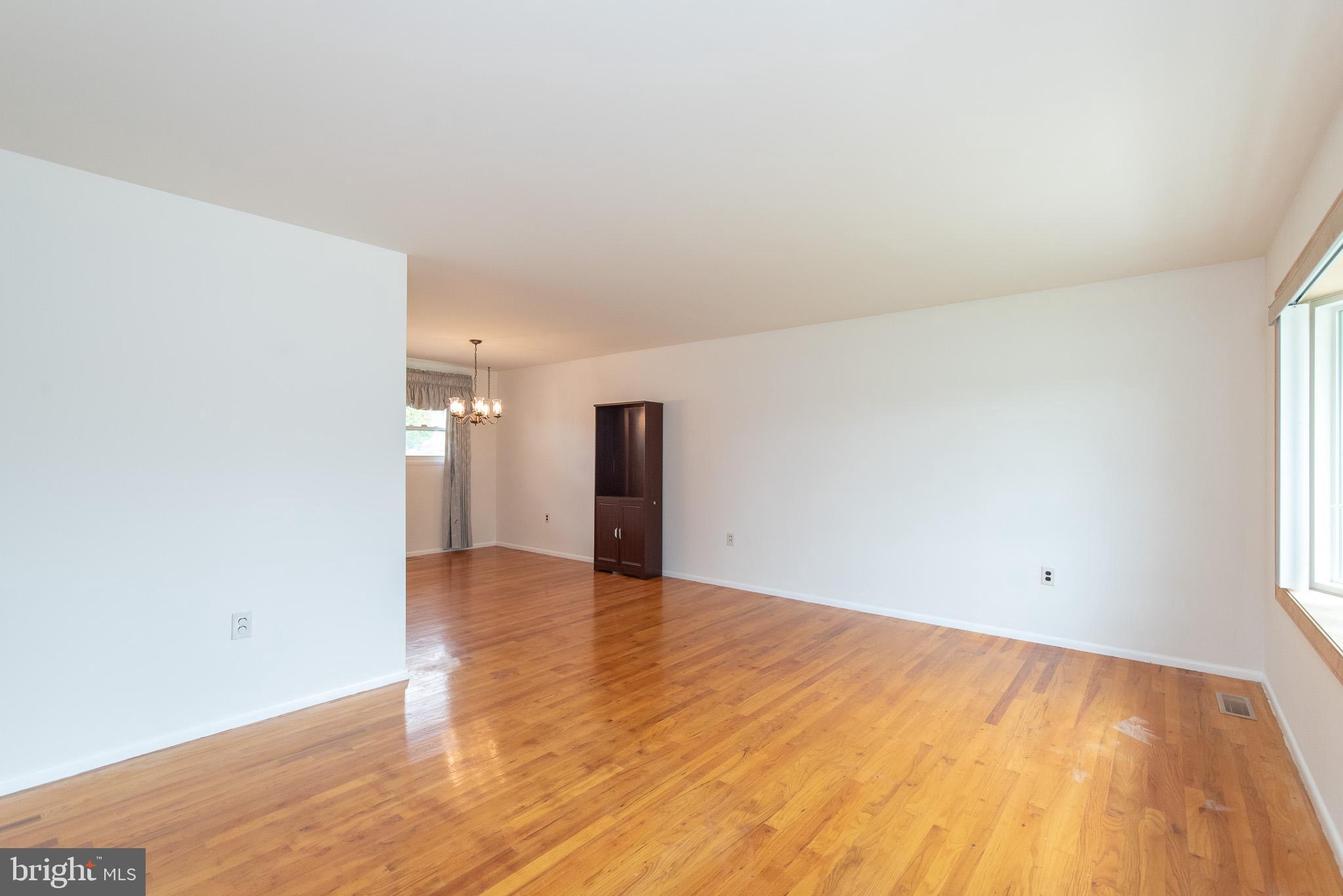 1948 Harewood Road Edgewood, MD 21040 - Photo 7 of 46 Living Room