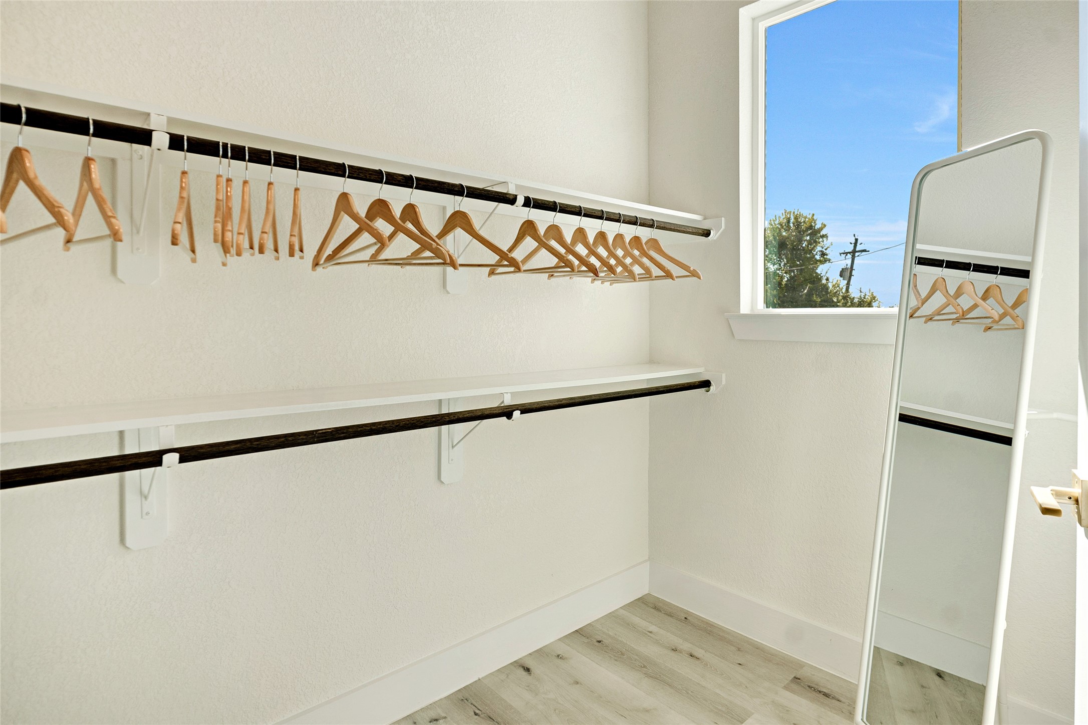 5908 St Augustine Street, Unit C Houston, TX 77021 - Photo 18 of 33 a view of entryway