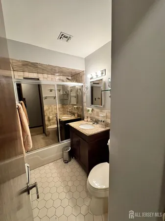 $3,500 | 123 West Kelly Street, Menlo Park Terrace, NJ 08840