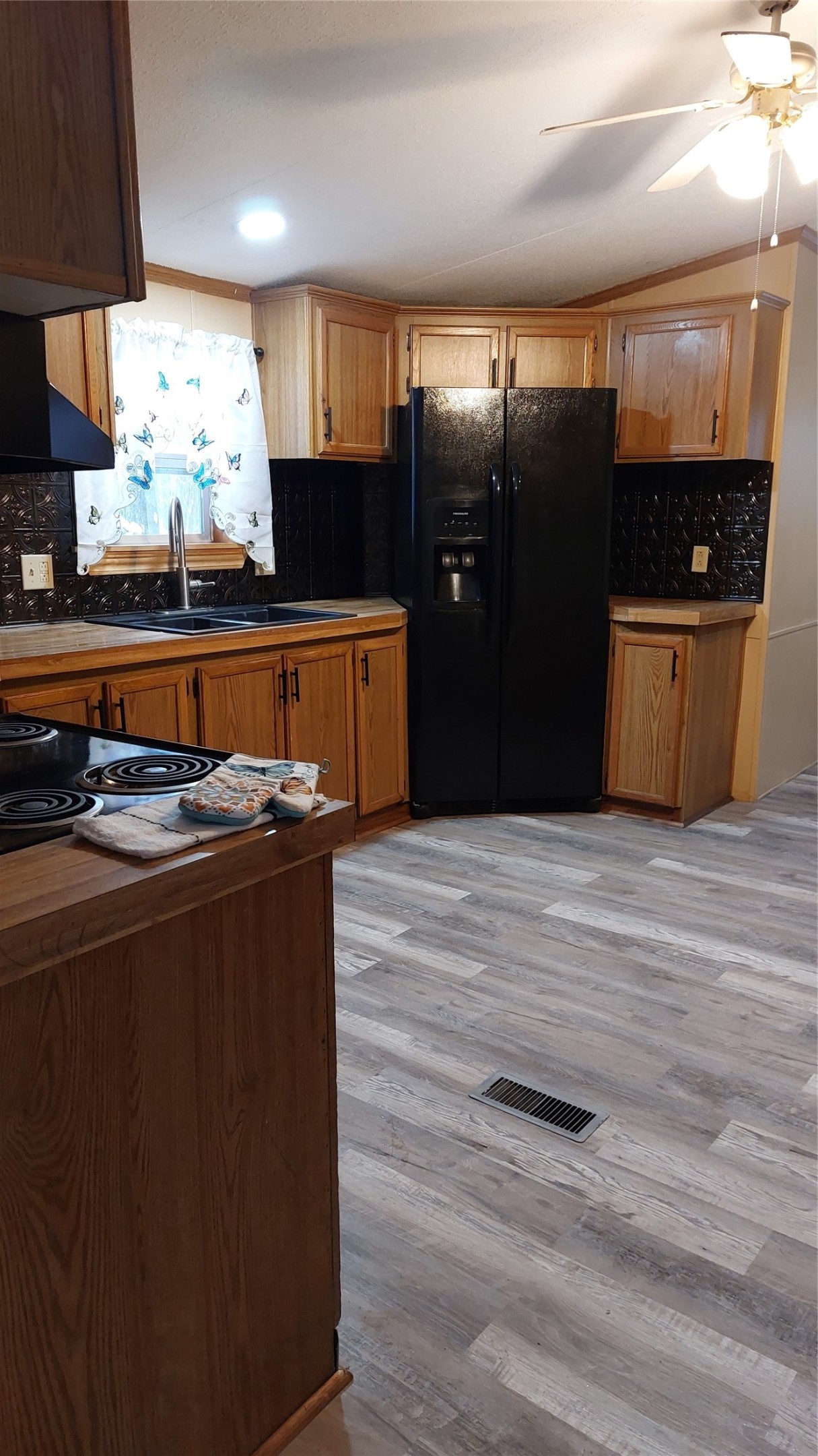 11774 West Middle Road East Springfield, PA 16411 - Photo 3 of 14 Gallery Image 3