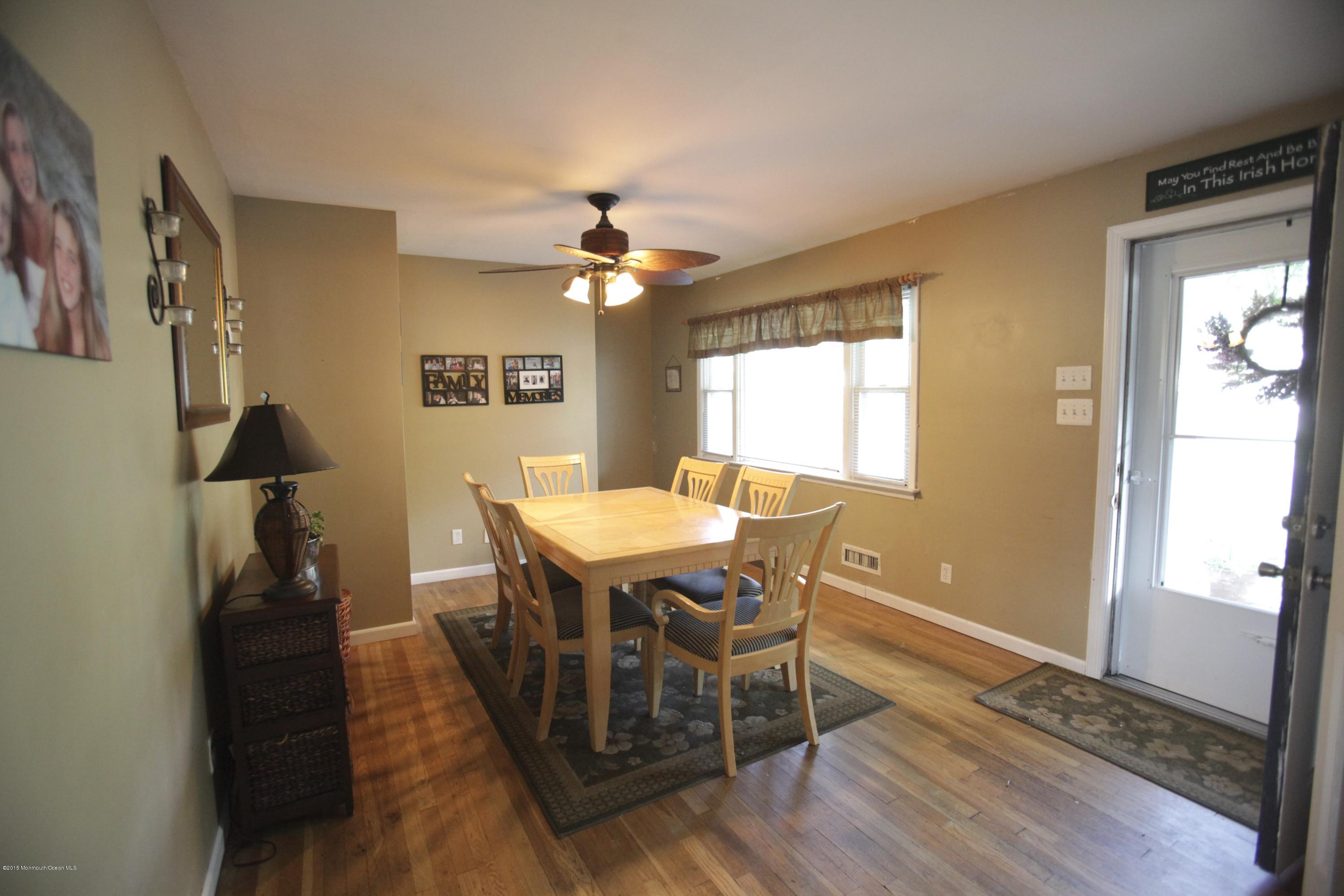 638 Hopping Road Belford, NJ 07718 - Photo 13 of 27 015_DINING ROOM