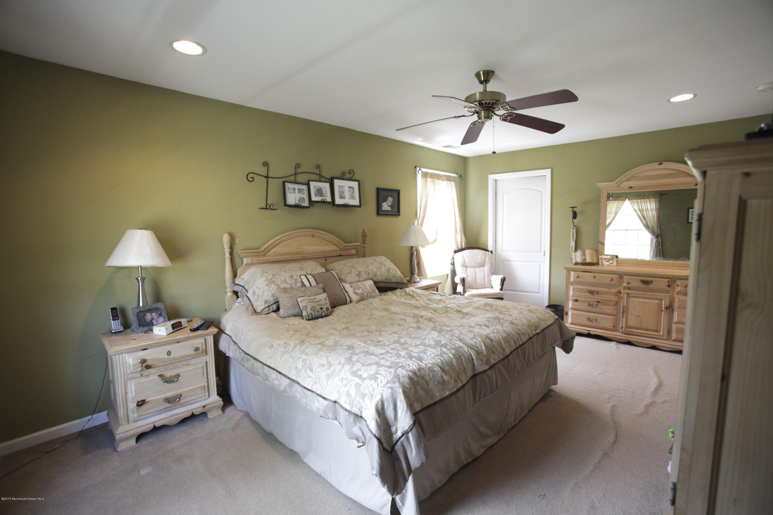 638 Hopping Road Belford, NJ 07718 - Photo 15 of 27 018_MASTER BEDROOM