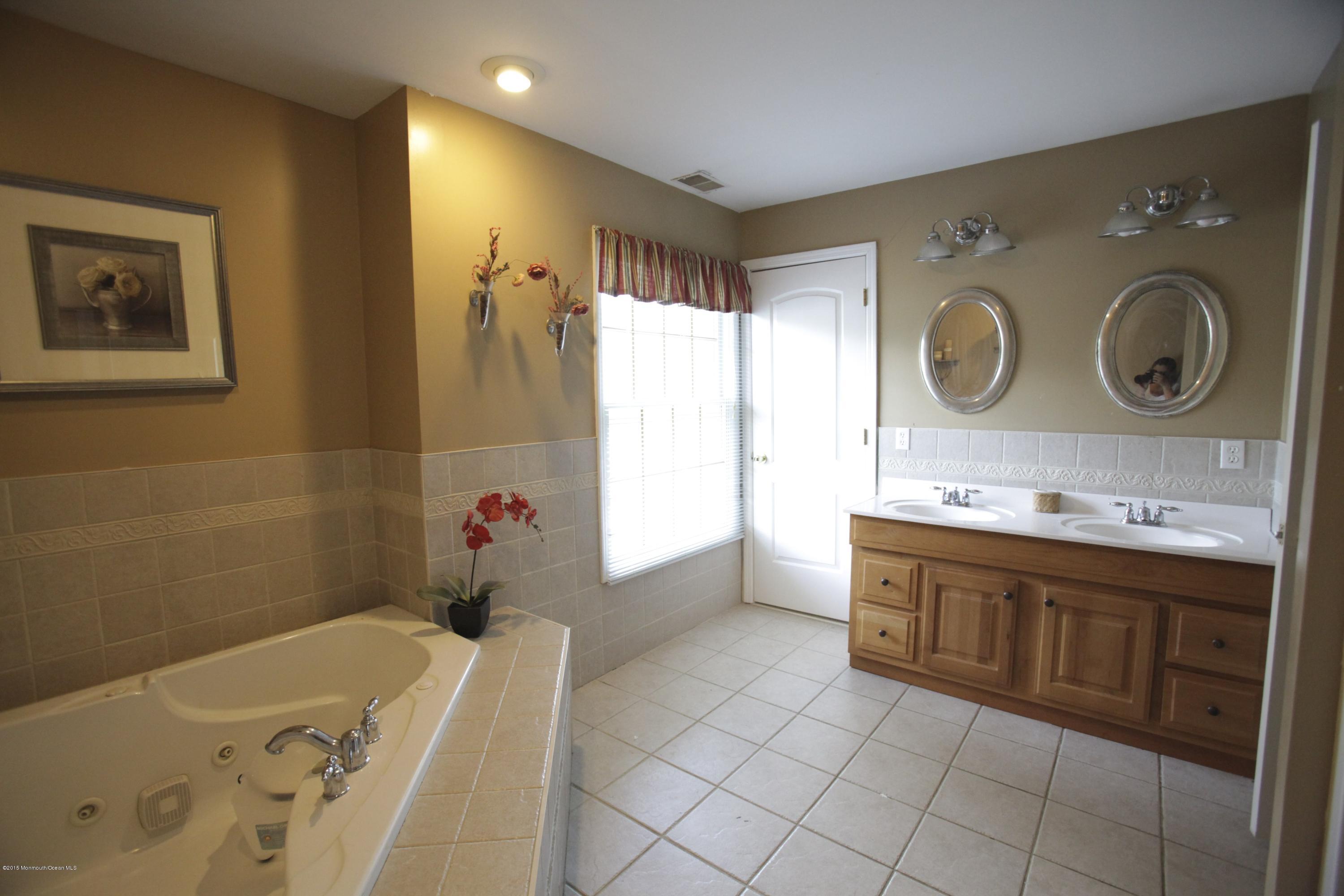 638 Hopping Road Belford, NJ 07718 - Photo 18 of 27 022_FULL BATH 2nd fl