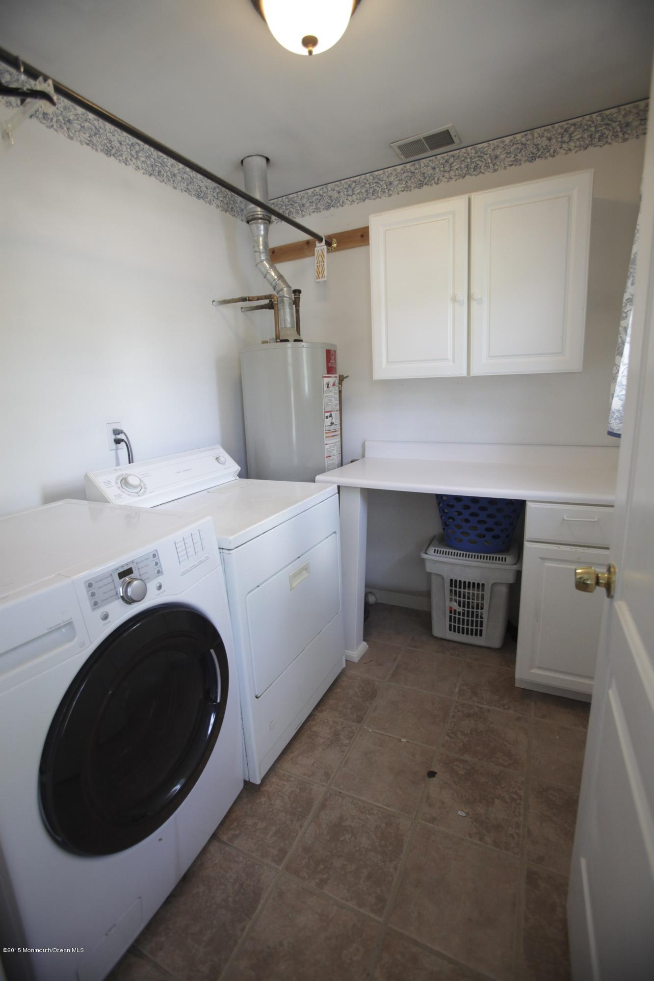 638 Hopping Road Belford, NJ 07718 - Photo 22 of 27 026_LAUNDRY RM 2N FL