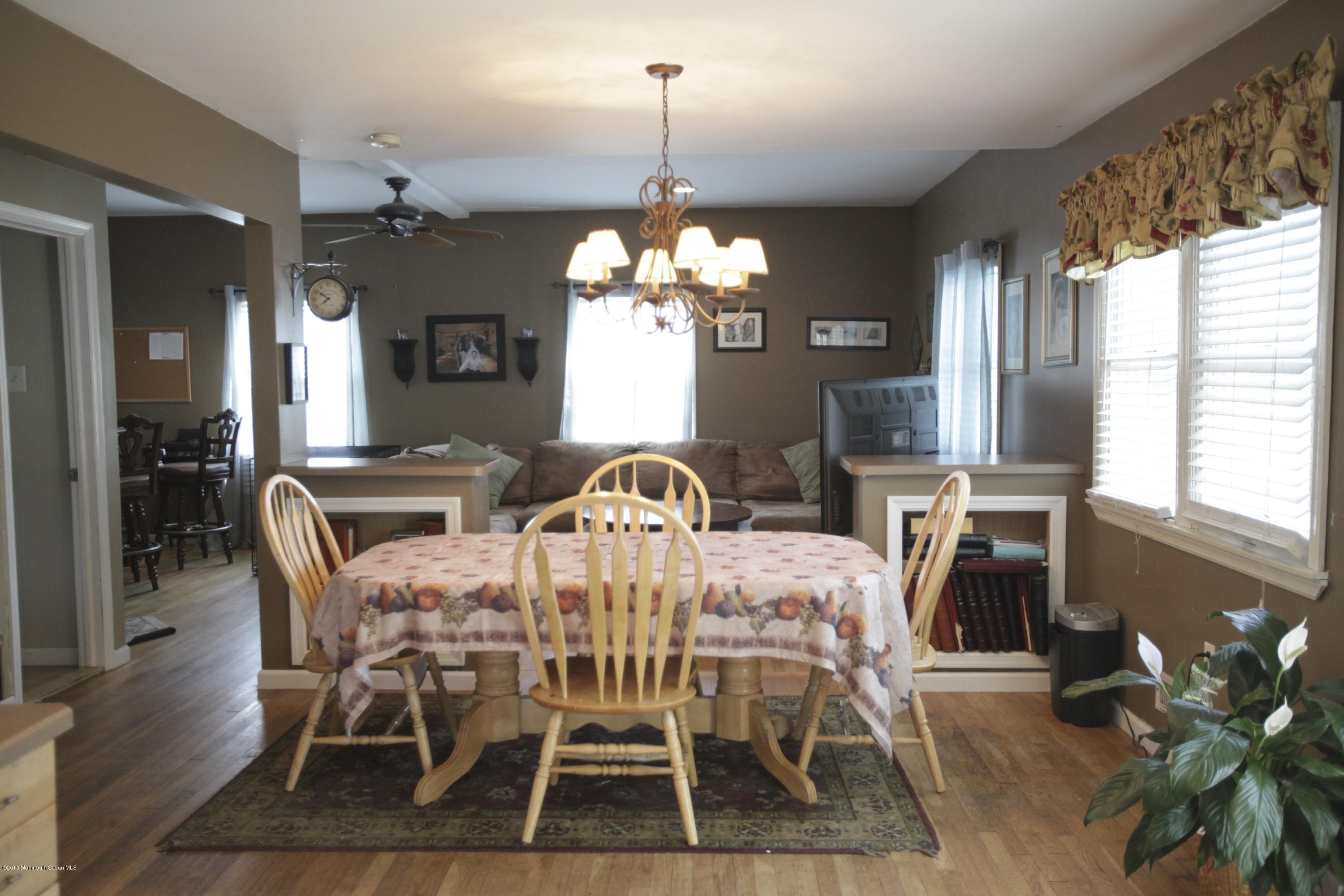 638 Hopping Road Belford, NJ 07718 - Photo 9 of 27 011_BREAKAST AREA