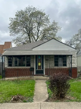 $139,900 | 132 Geneva Avenue, Bellwood, IL 60104